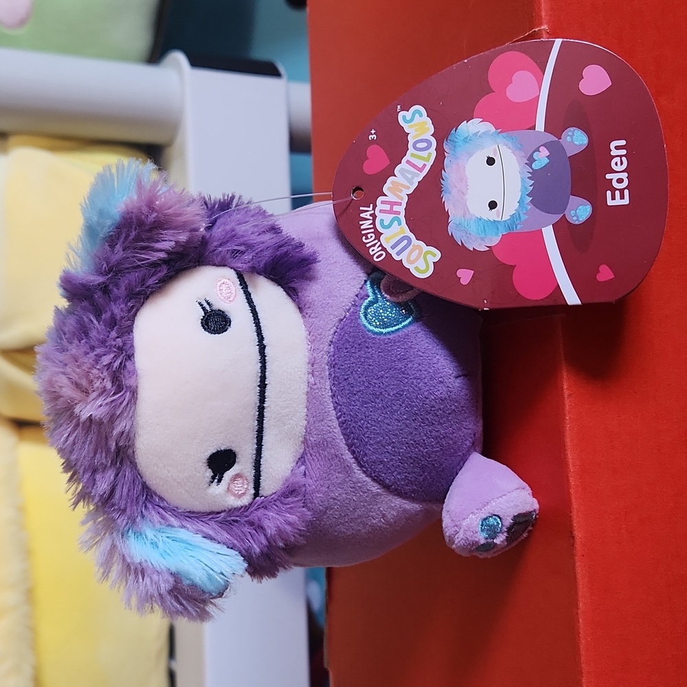 Squishmallows Eden the Blue & Purple Bigfoot Valentine  NWT 4.5"